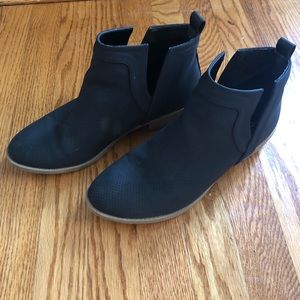 Black booties size 8.5
